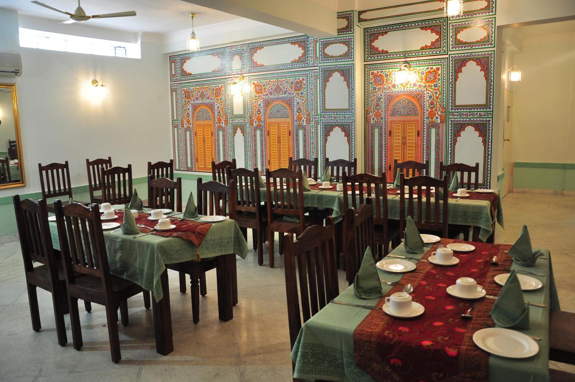 Rani Mahal Hotel Джайпур Екстериор снимка